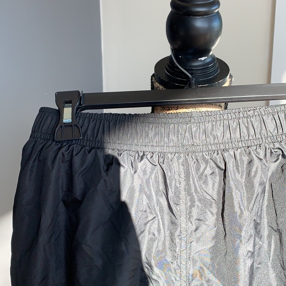 Windbreaker pants - Picture 6 of 6